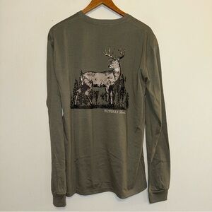 Properly Tied Men’s Long Sleeve T-Shirt Size Medium w/ Deer on Back Hunting
